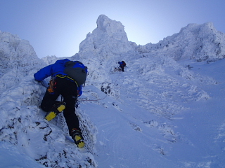 赤岳西壁南峰リッジ登攀とアイスクライミング